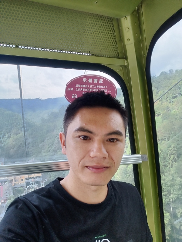 小鱼的第一张照片--灵川闪婚服务中心